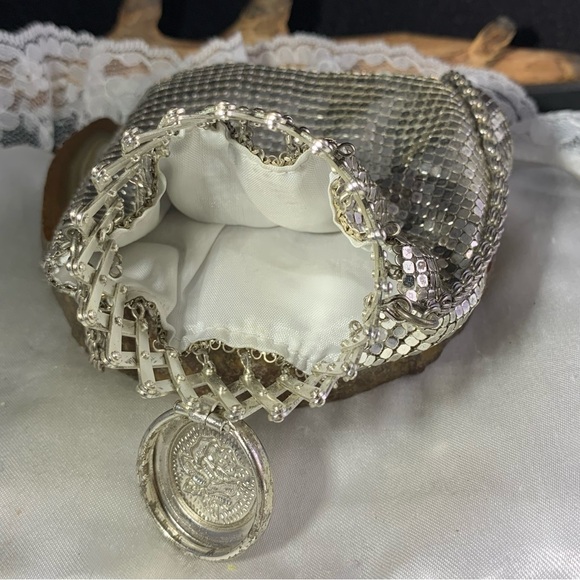 Antique Whiting & Davis Silver Mesh Open Gate Top Beggars Evening Bag - Picture 3 of 6